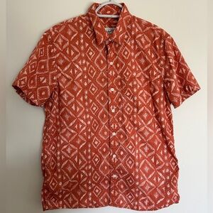 American Eagle men’s poolside printed button up shirt. Lightweight. Size medium.
